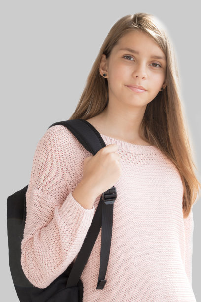 带着书包的少女图片下载