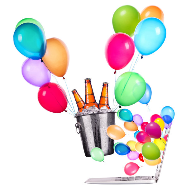 带啤酒和气球的笔记本电脑图片下载