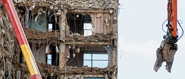 拆除一幢公寓大楼图片下载