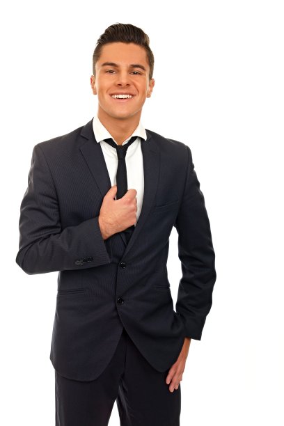 西装革履的年轻人图片下载
