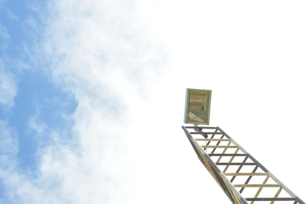 力争上游图片下载