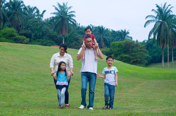 亚洲的家庭图片下载