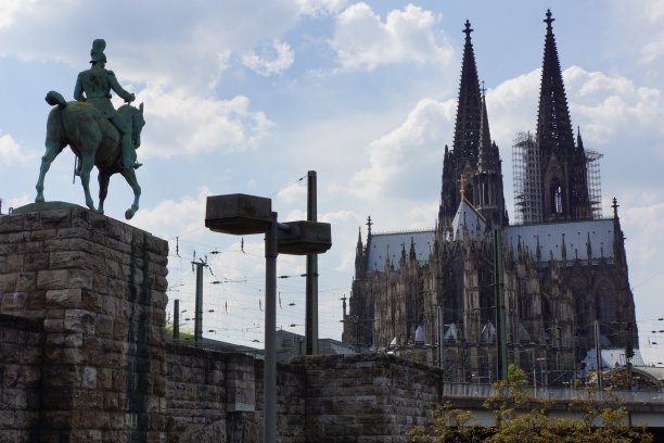 科隆大教堂和霍亨索伦纪念碑图片下载