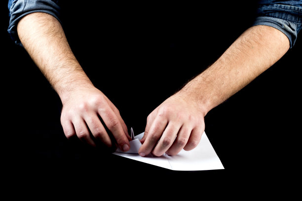 制造折纸飞机图片下载