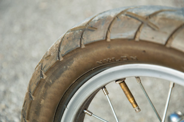 机械式自行车车轮细节图片下载