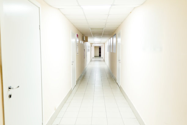 院内走廊内无病号图片下载