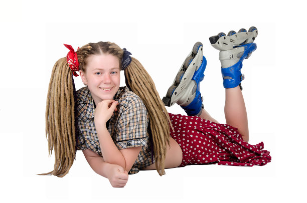 快乐的女孩在滑冰图片下载