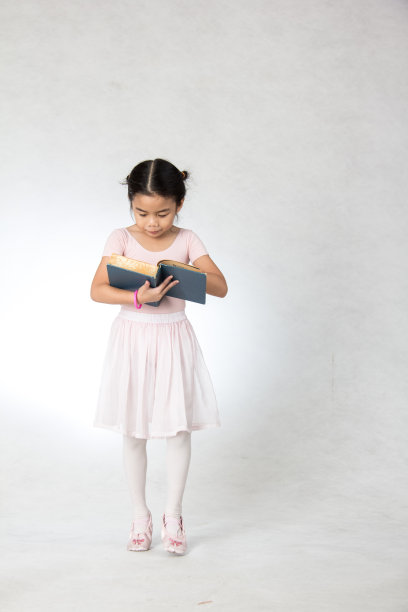 亚洲女子芭蕾舞图片下载