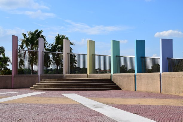 现代建筑和空旷的广场图片下载