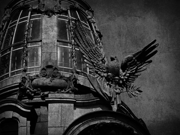 鹰雕像巴洛克风格图片下载