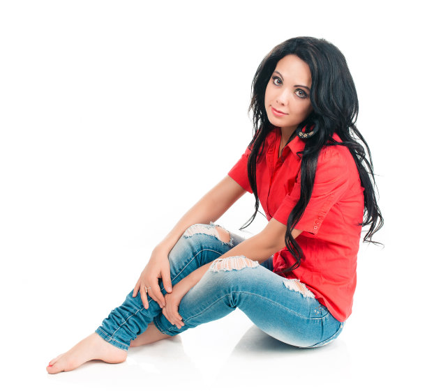 穿红衬衫的女孩。图片下载