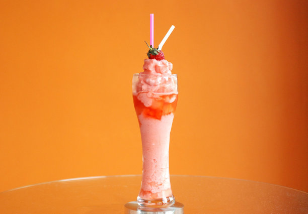 草莓奶昔图片下载