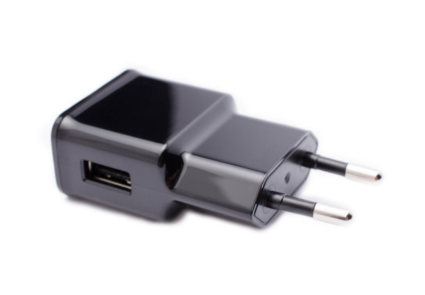 手机充电器电缆隔离在白色背景图片下载