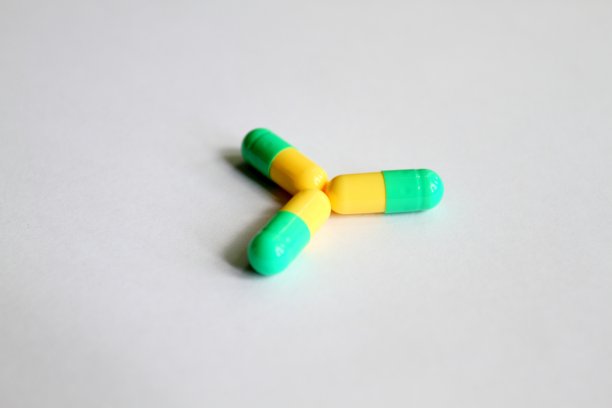 五颜六色的药片图片下载