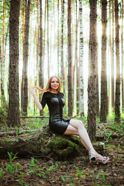 女性肖像。图片下载