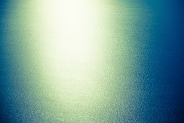 海面上金光闪闪图片下载