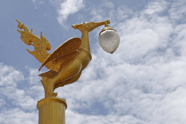 路灯杆雕塑图片下载