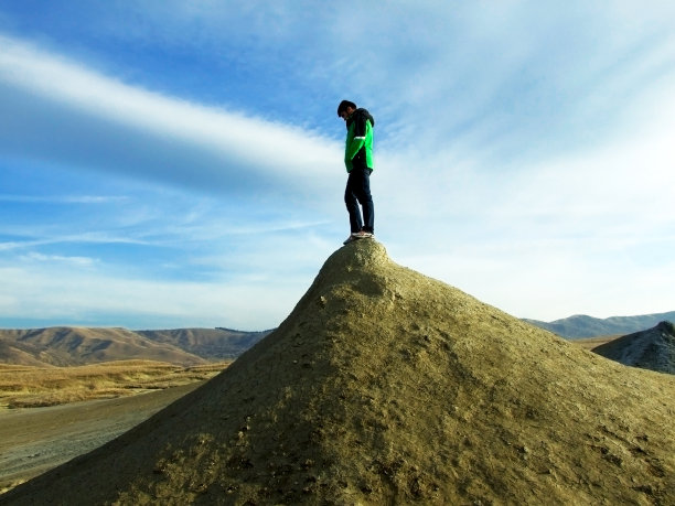 攀岩的人图片下载