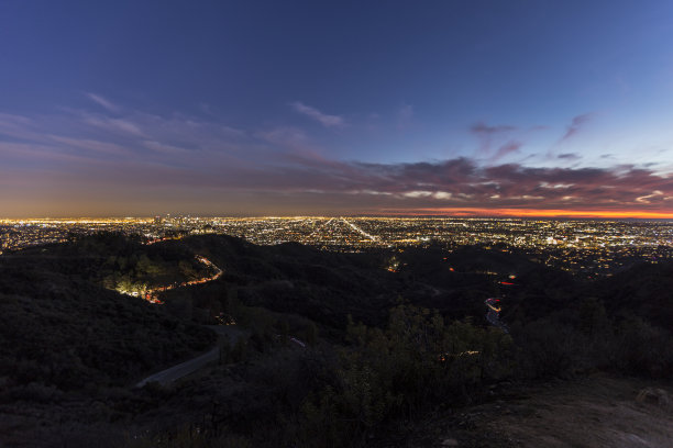 洛杉矶格里菲斯公园的暮光图片下载