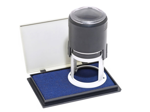 印刷机和墨盒。孤立的。图片下载