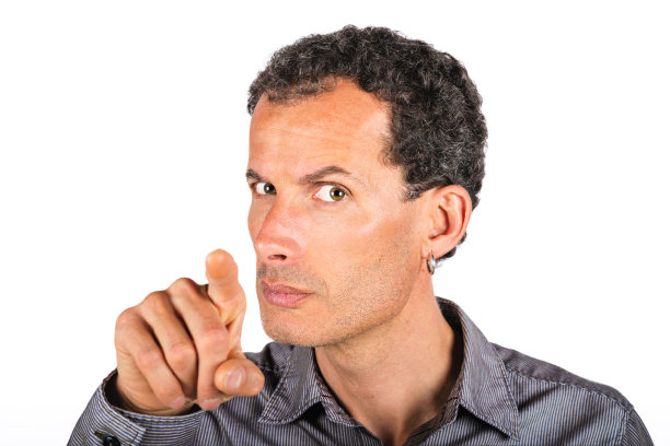 愤怒的人指着你指责你图片下载