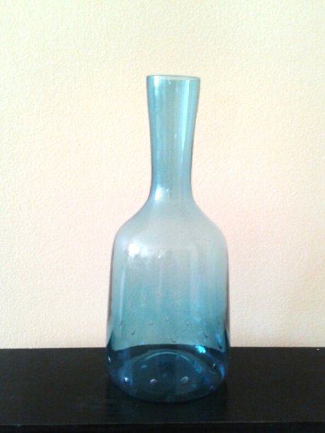 蓝色的玻璃瓶子图片下载