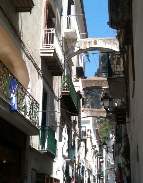 阿玛菲，老城的小街图片下载