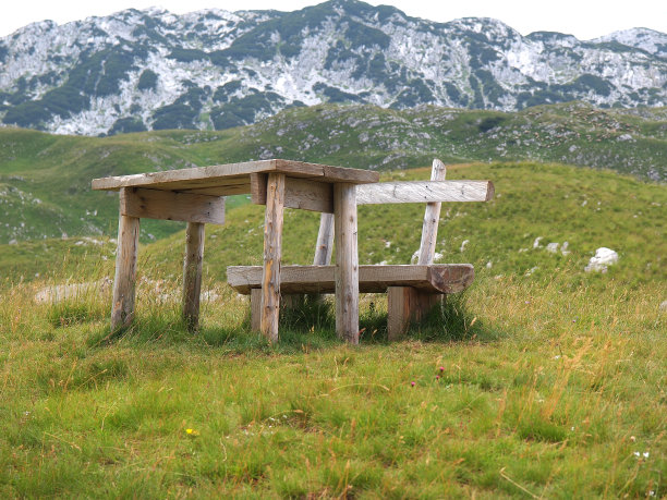 在山中休息图片下载