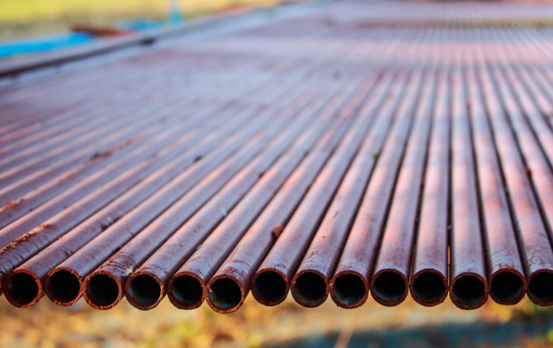 金属管道红色封面准备做施工图片下载