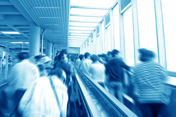 乘客在地铁站图片下载