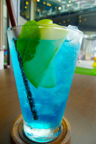 苹果蓝色苏打水图片下载