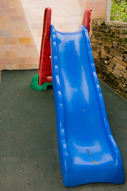 孩子滑图片下载