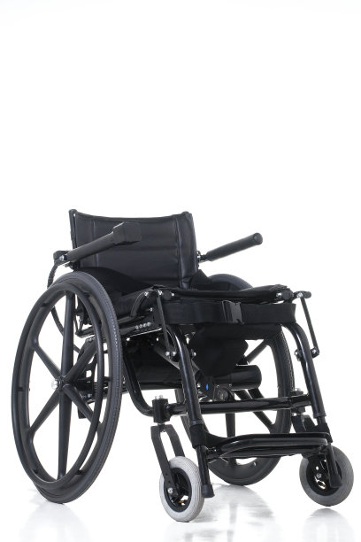 椅子黑色轮子上的白色背景图片下载