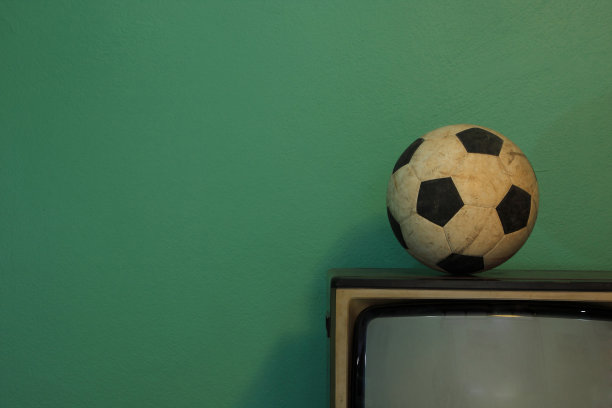 球在电视上，都老了图片下载