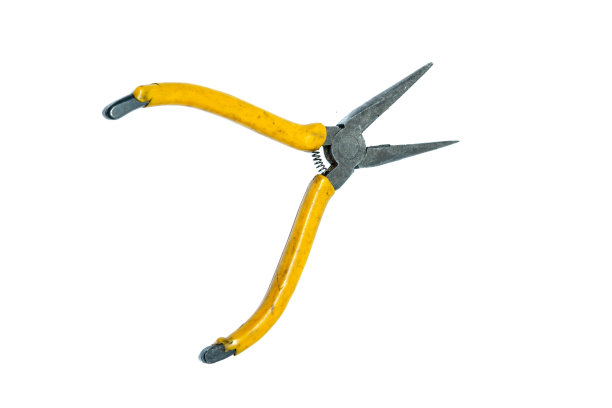 在白色背景上孤立的尖嘴钳图片下载