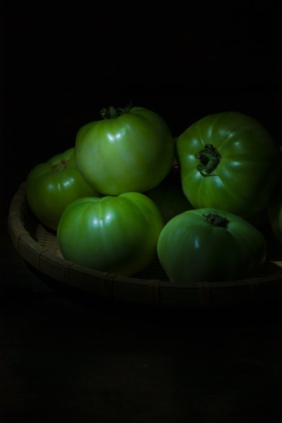 绿色的西红柿图片下载