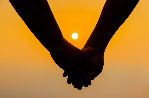 浪漫的情侣，爱的概念形象图片下载