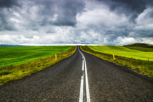 不是一条正常的路图片下载