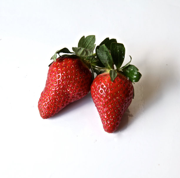新鲜的草莓图片下载