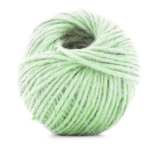 绿色编织线索，钩针线辊孤立在白色背景图片下载