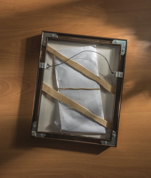 框架与隐藏的信封文件金钱图片下载