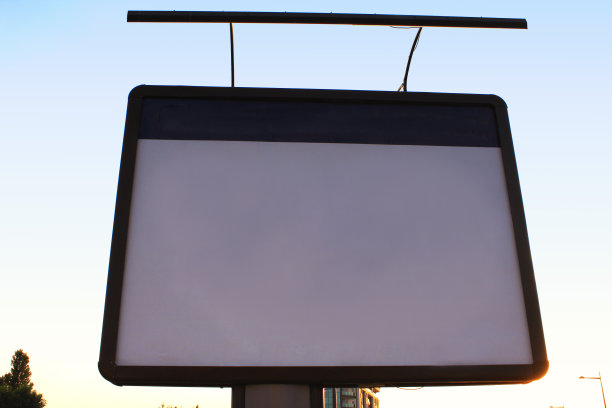 公共汽车站的广告牌空白图片下载