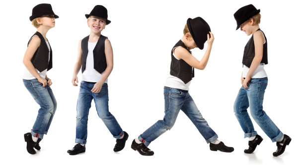 跳舞的男孩孤立在白色图片下载