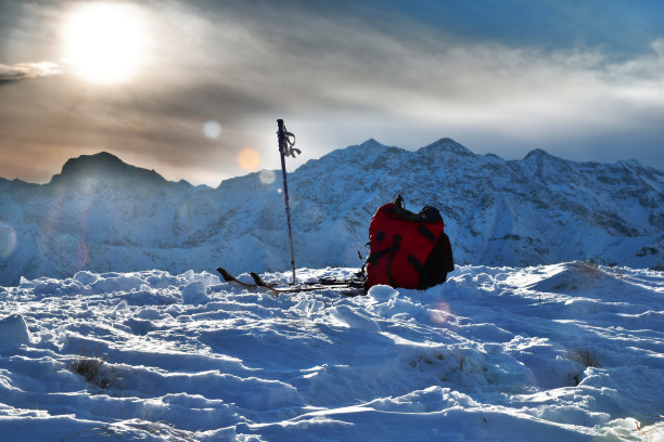山上的太阳图片下载