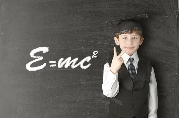 聪明的小男孩图片下载