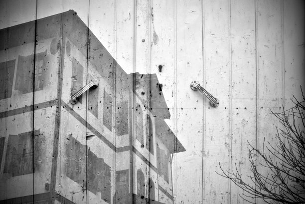 带有木栅栏的双重曝光的Safranbolu房子图片下载