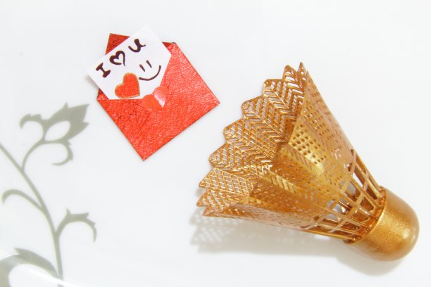 写情书的羽毛球图片下载