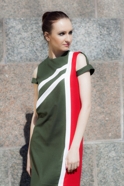 街上一个女人的肖像。图片下载