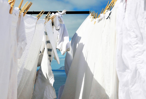 干净的衣服自然晾干图片下载