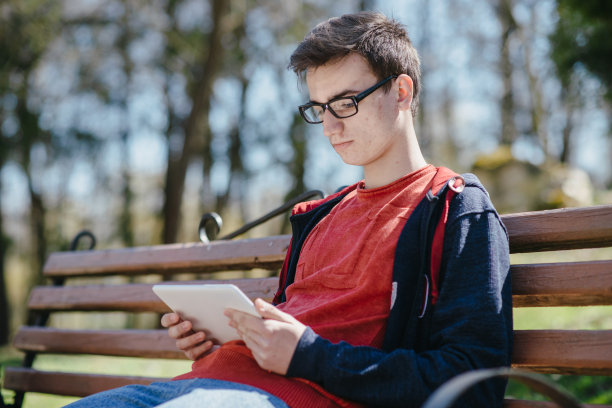那个有小玩意的家伙图片下载